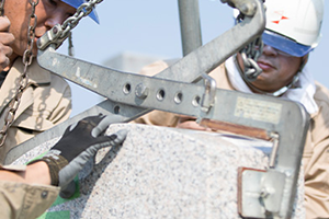 厳選した石材と職人技で美しさと耐久性を両立