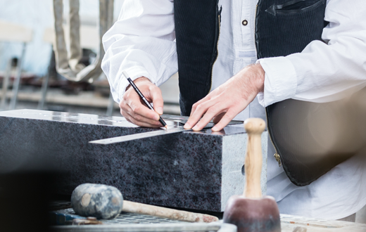 戒名彫刻・色入れ