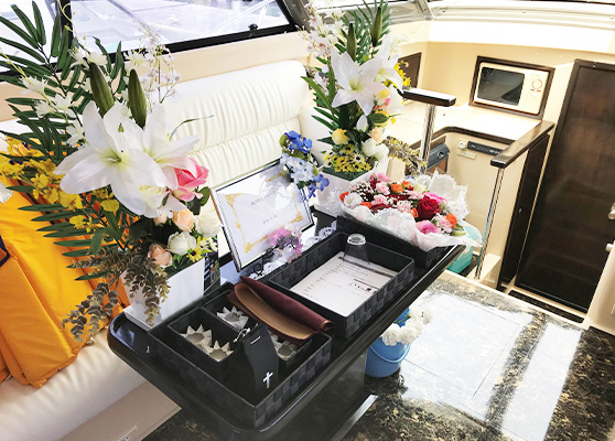 自社所有の船「TECHICA 号」のご紹介